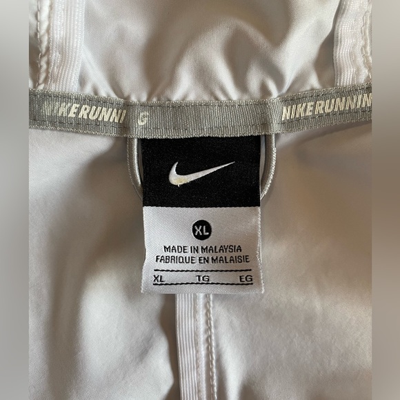 NIKE WOMEN’S RUNNING LIGHT JACKET WINDBREAKER SZ XL - Picture 2 of 13